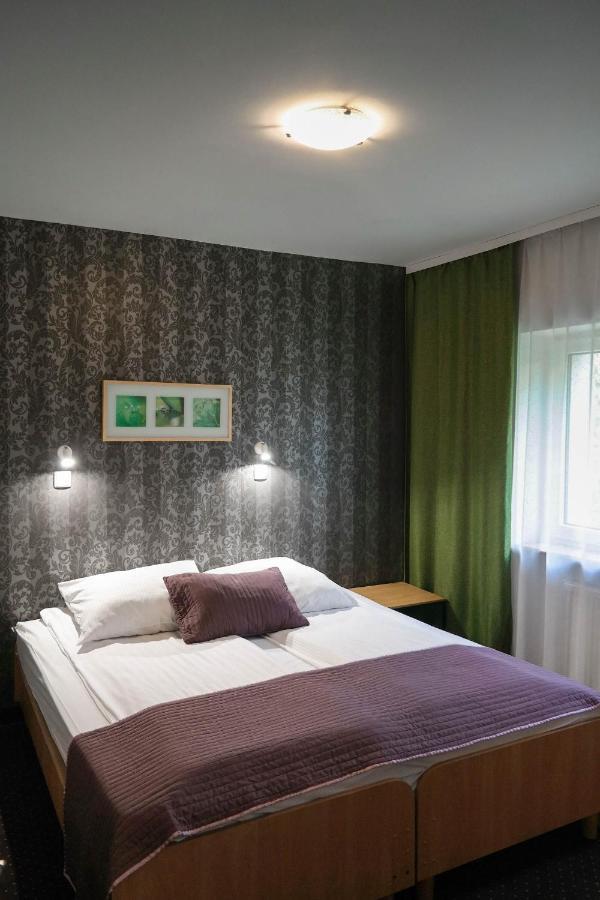 Hotel George Nadarzyn Luaran gambar