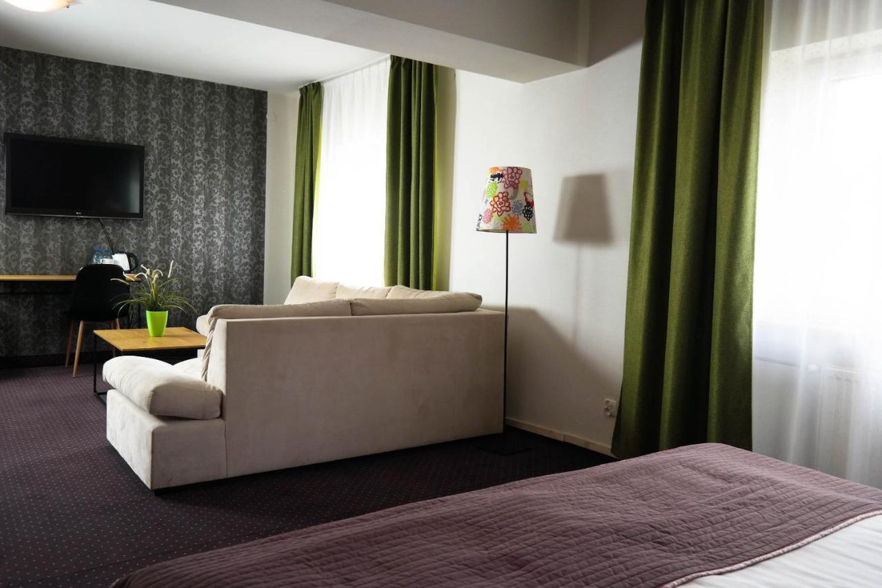 Hotel George Nadarzyn Luaran gambar