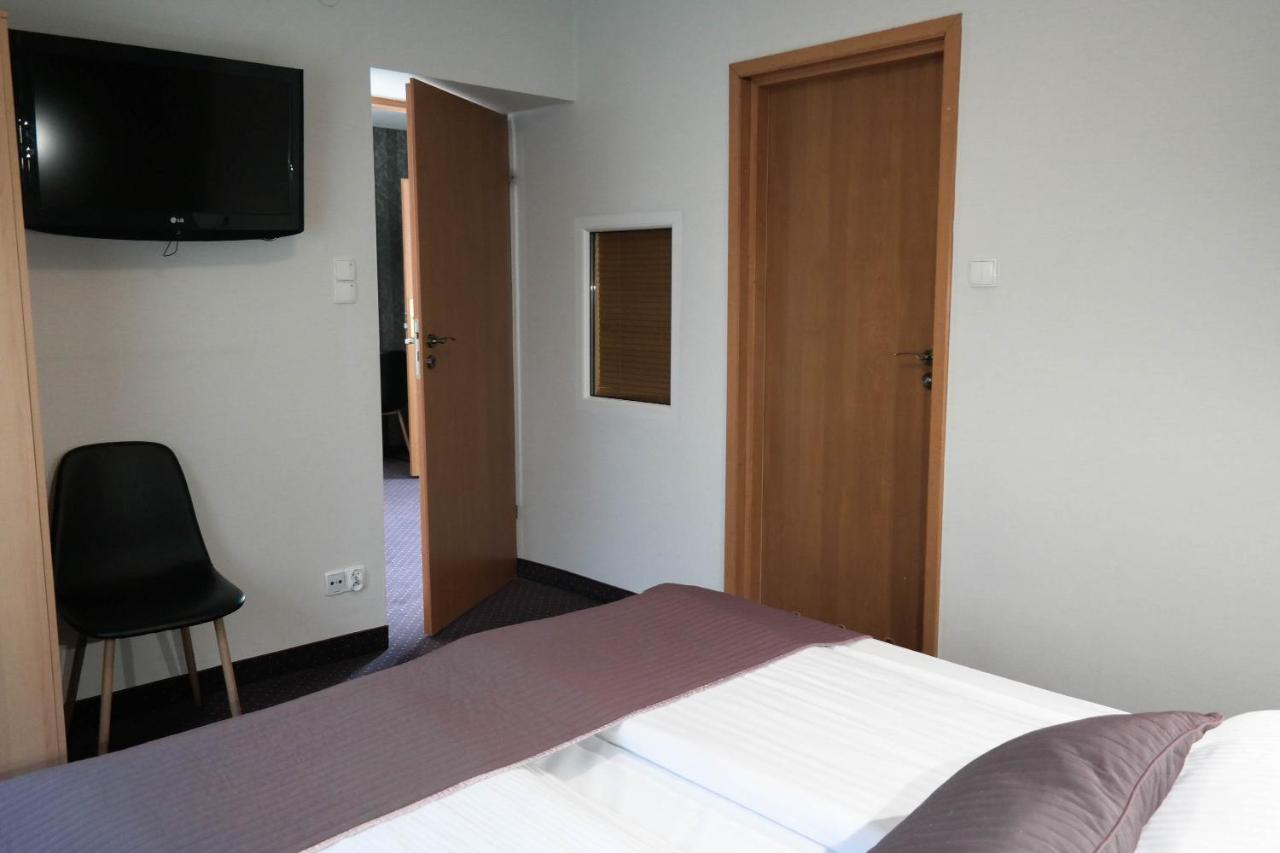Hotel George Nadarzyn Luaran gambar