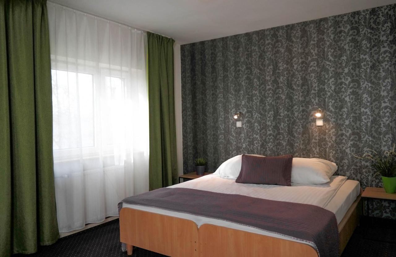 Hotel George Nadarzyn Luaran gambar